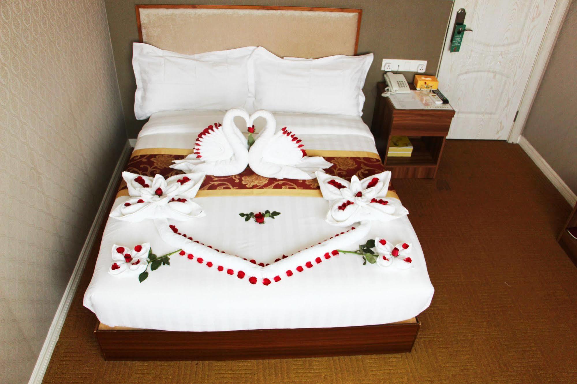 Sunny Holiday Hotel Gyogon Bagian luar foto